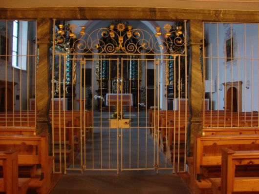 geöffnete Kirche nach Coronapause