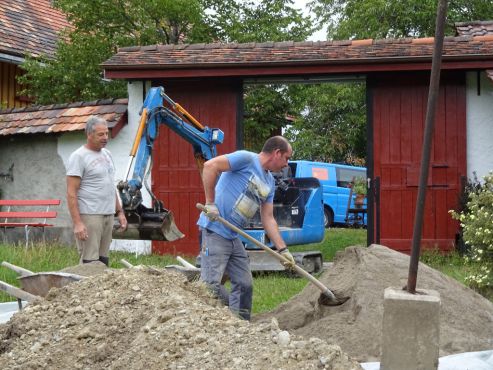 schwere Grabungen durch den Garten