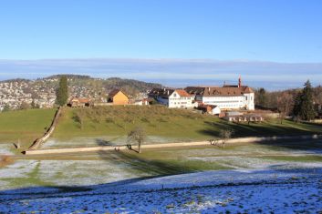 Kloster im April